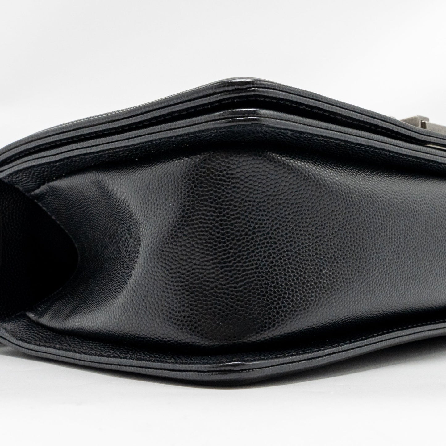 Chanel Medium Boy Bag Caviar black ruthenium silver hardware