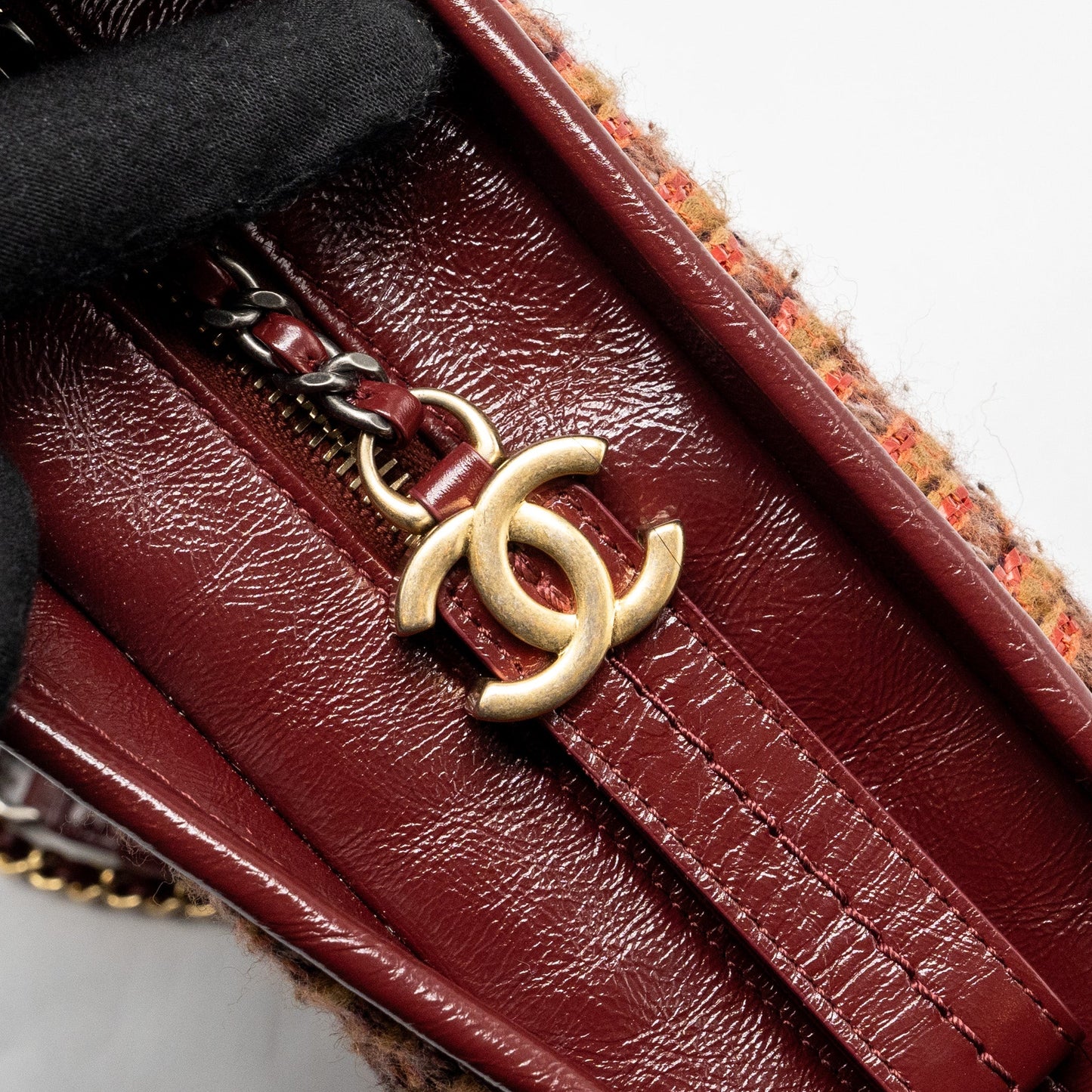 Chanel Gabrielle hobo bag tweed/ calfskin red/multicolour multicolour hardware