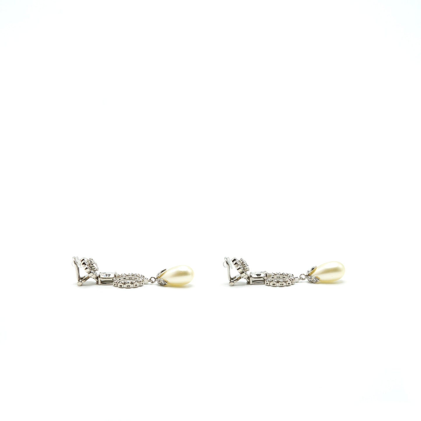 Miu Miu Long Pearl Ear-clips