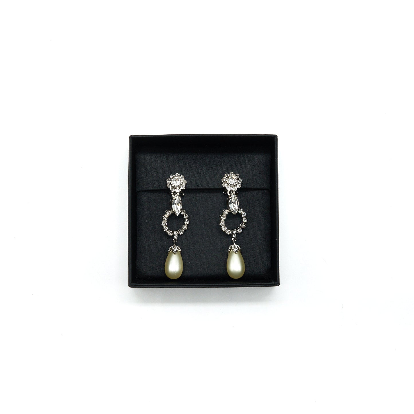 Miu Miu Long Pearl Ear-clips
