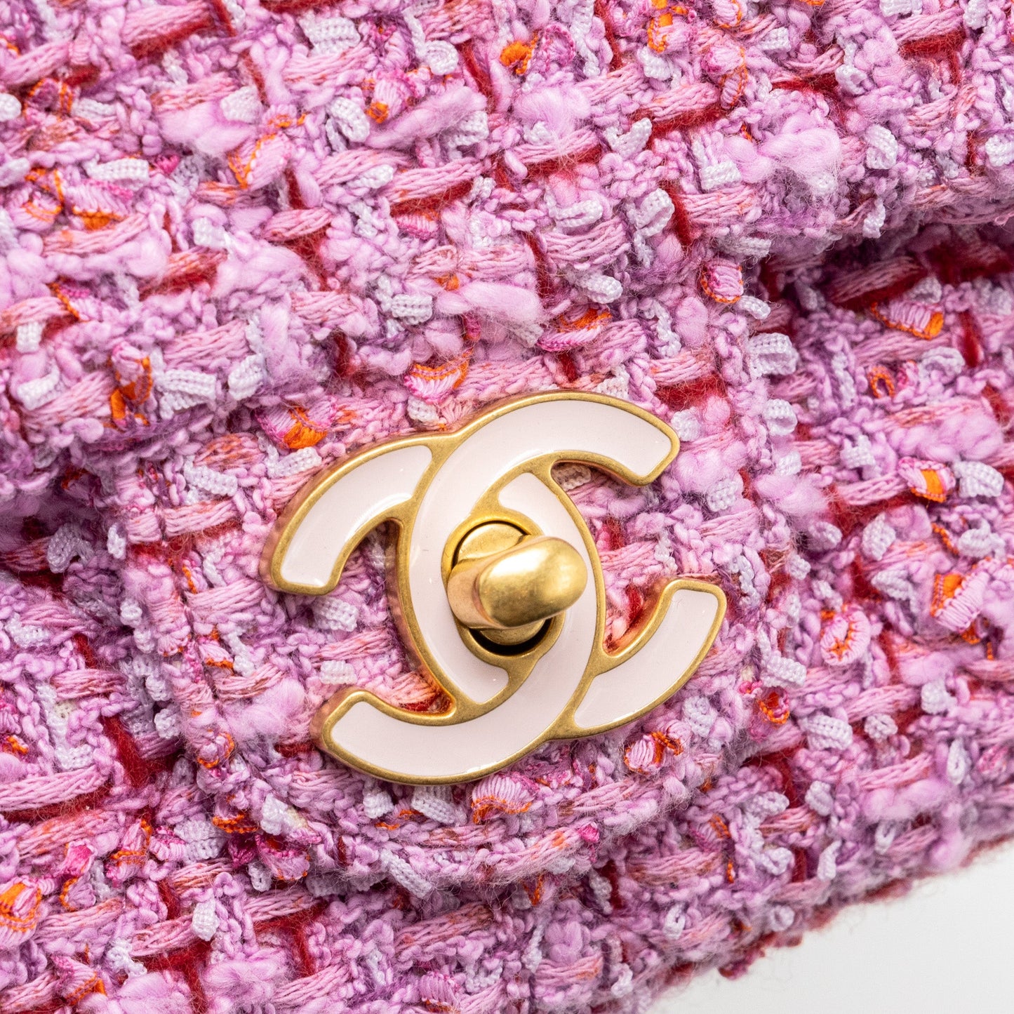 Chanel 22P mini square Flap bag tweed pink GHW (Microchip)
