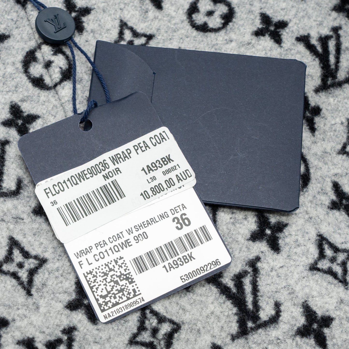 Louis Vuitton Size 36 Wrap Coat Shearling/Wool Black