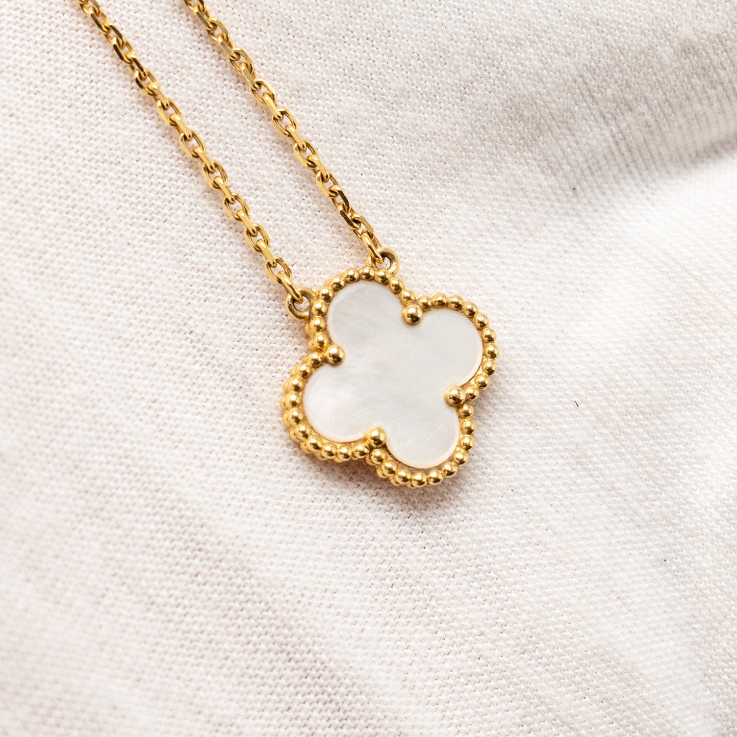 Van Cleef & Arpels Vintage Alhambra Pendant Yellow Gold, White Mother of Pearl
