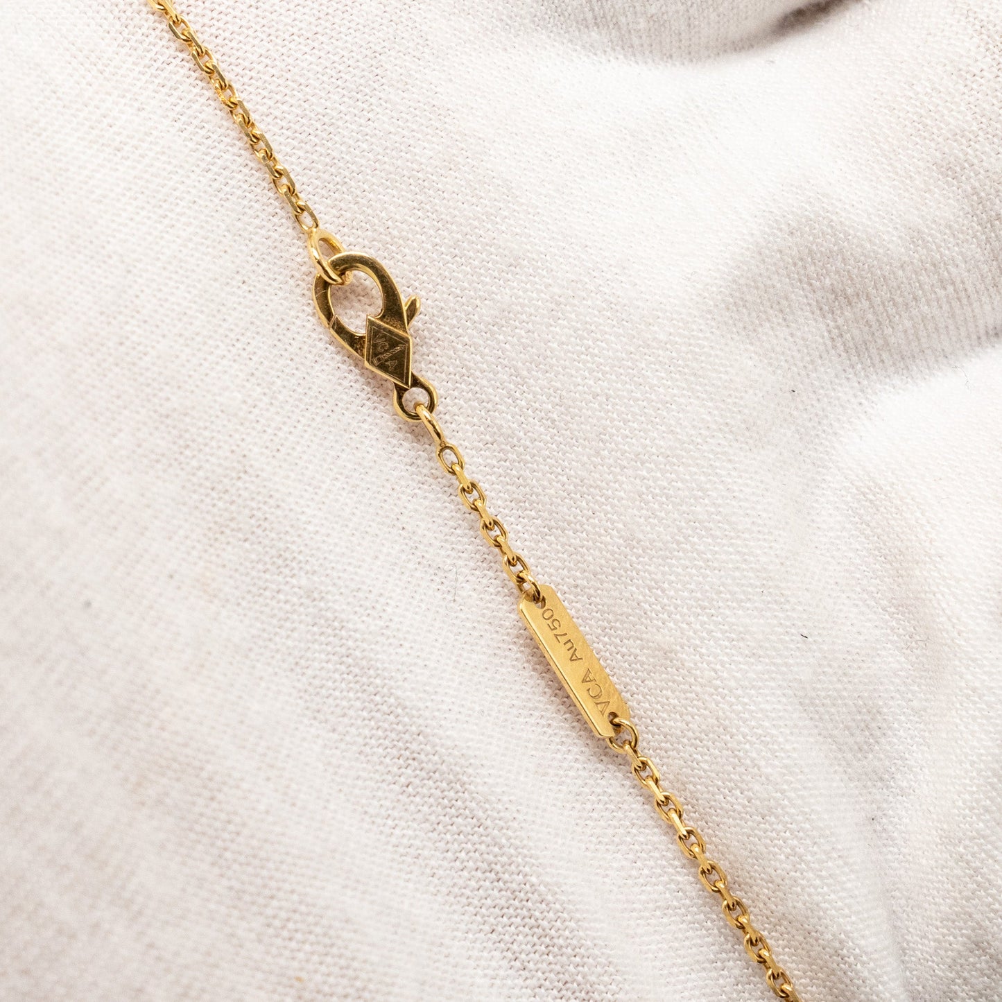 Van Cleef & Arpels Vintage Alhambra Pendant Yellow Gold, White Mother of Pearl