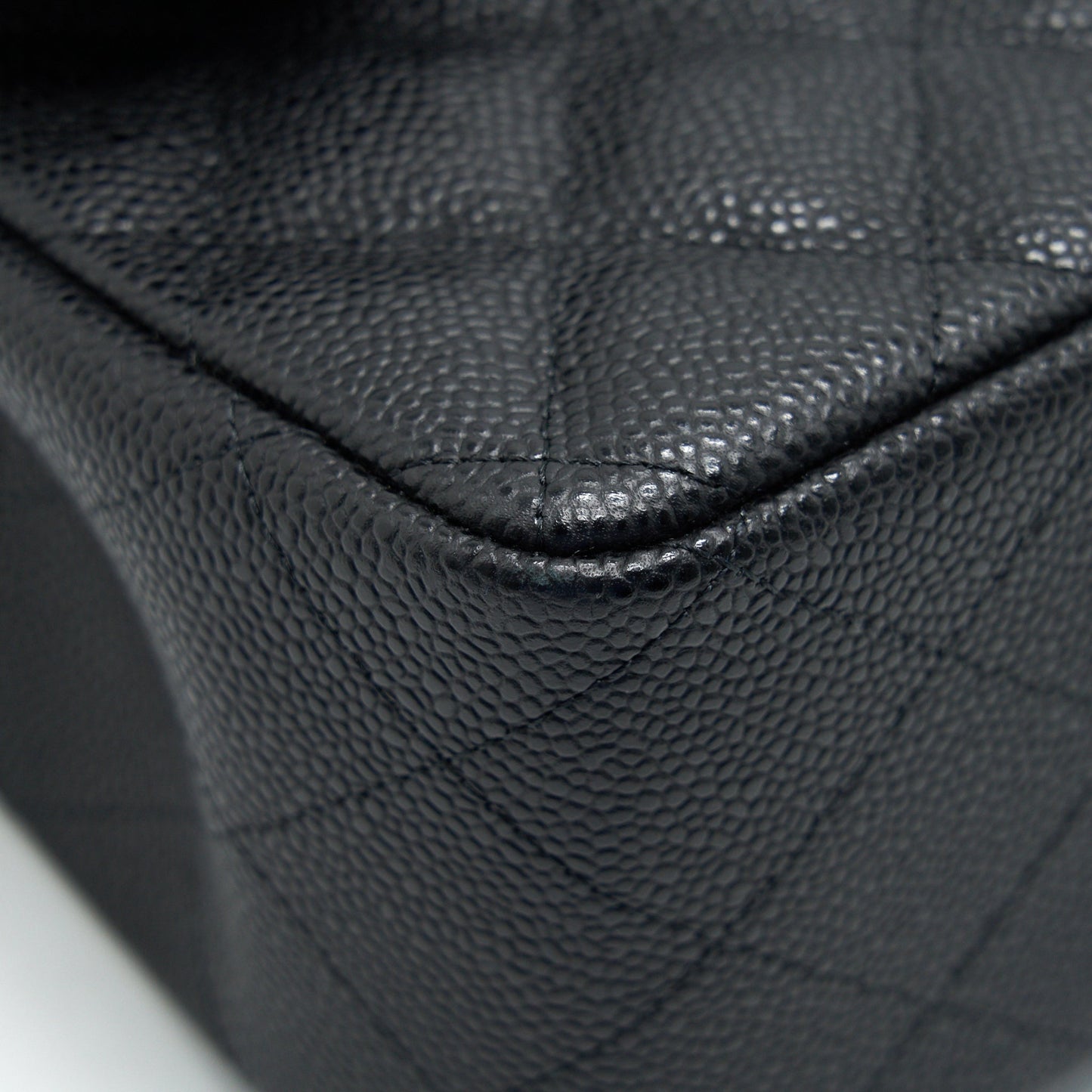 CHANEL JUMBO CLASSIC DOUBLE FLAP CAVIAR BLACK GHW
