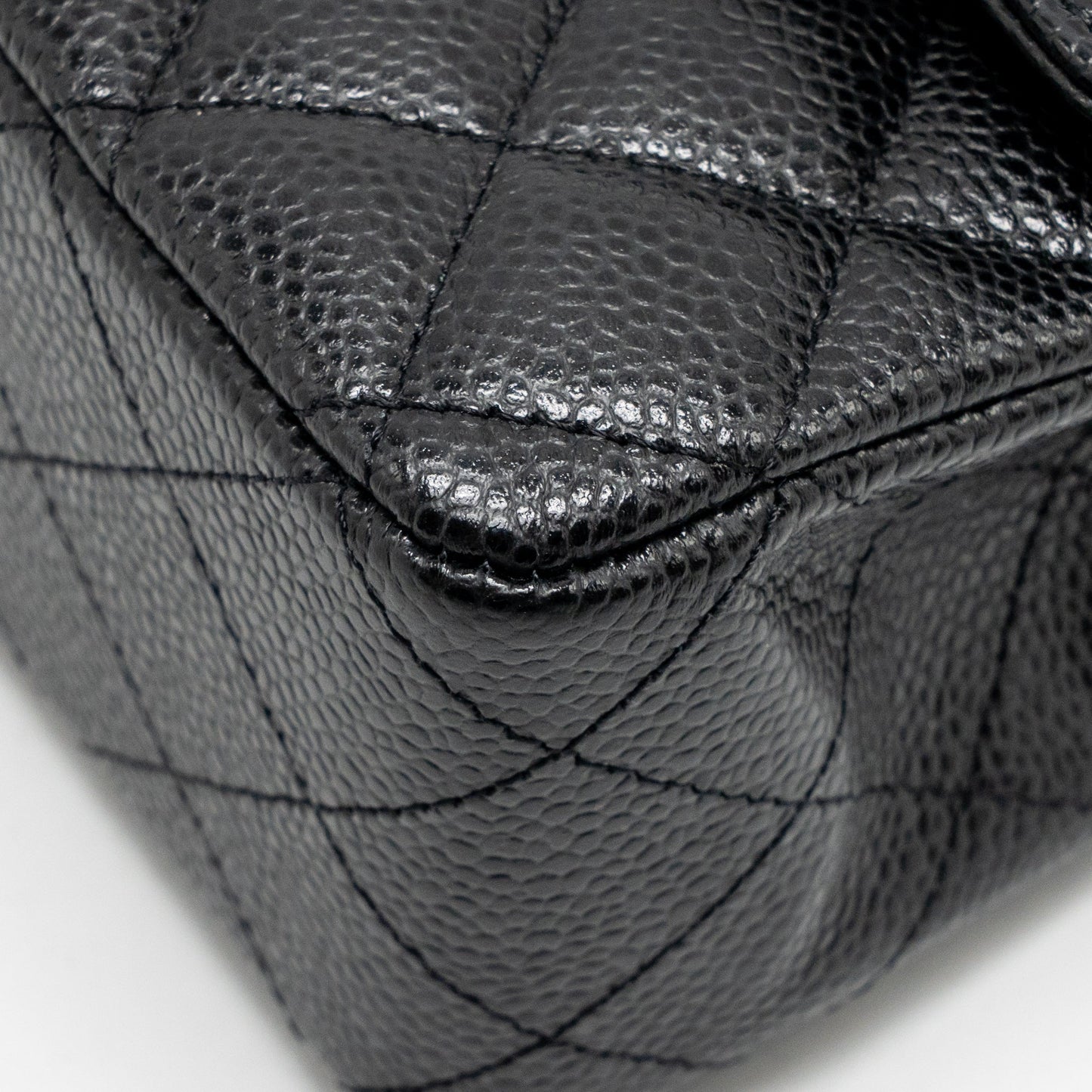 Chanel Medium Classic Double Flap BAG Caviar Black GHW