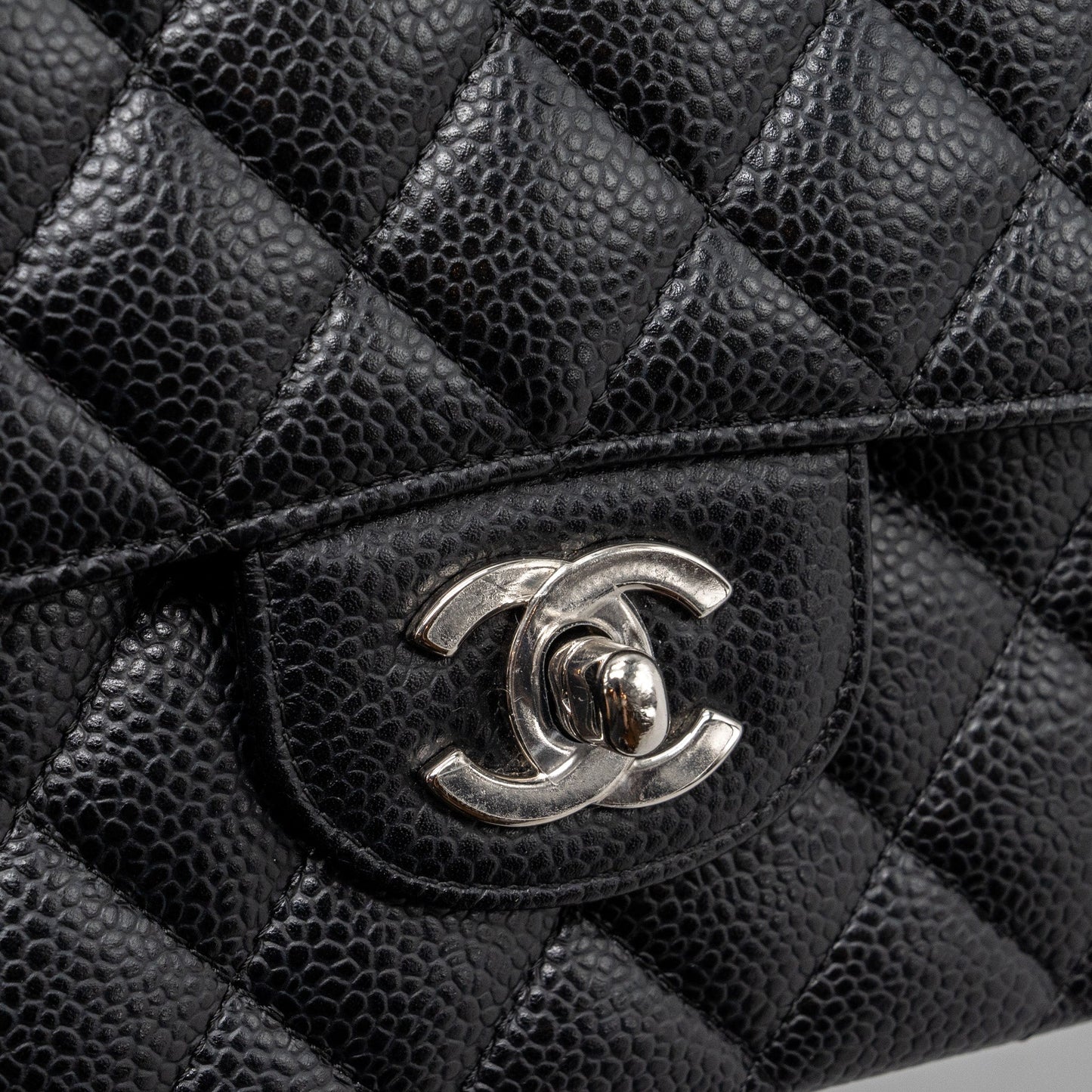 Chanel medium classic double flap bag caviar black SHW