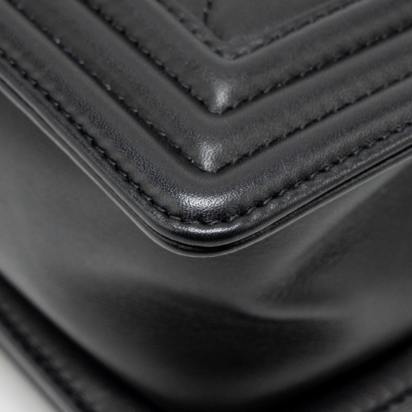 Chanel Small Boy Bag Calfskin Black GHW (microchip)