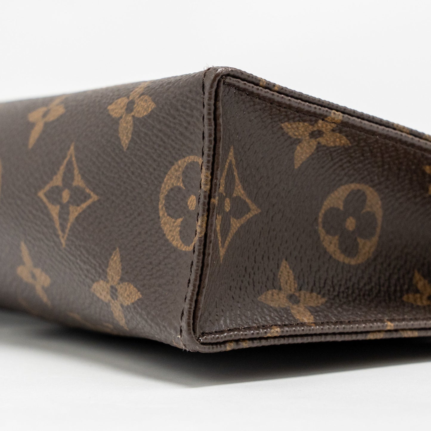 Louis Vuitton Toiletry Pochette 26 Monogram Canvas GHW