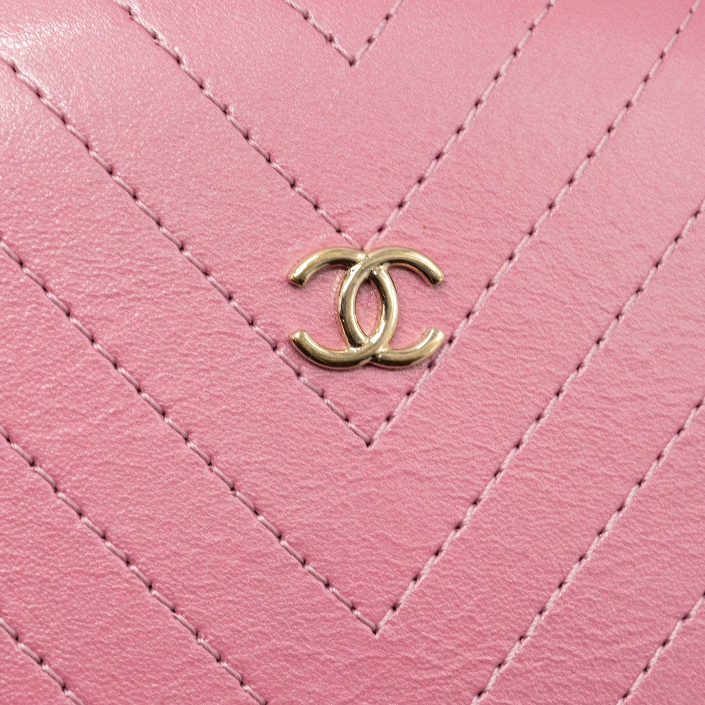 Chanel Oval Chevron Bag Lambskin Pink LGHW