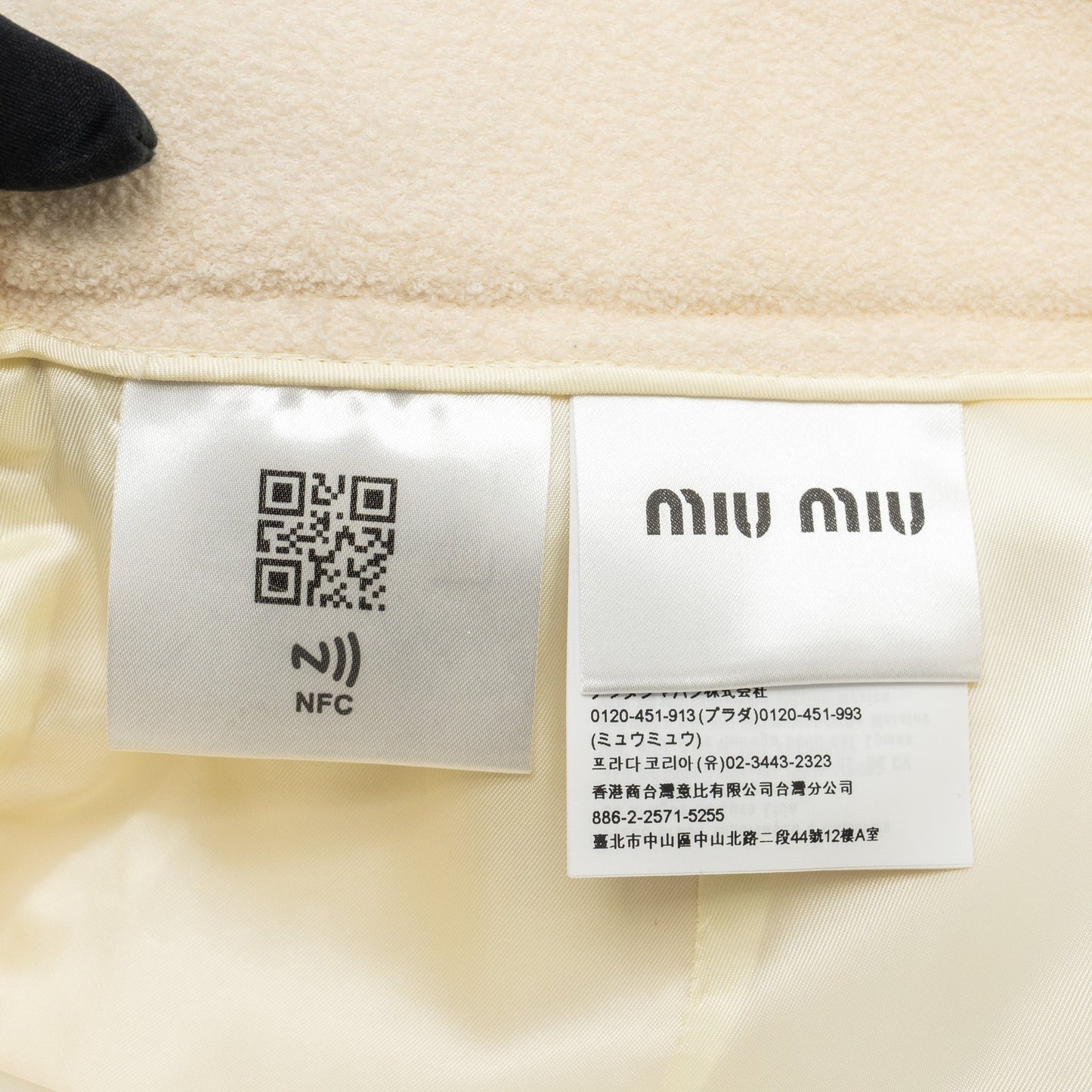 MIU MIU Size 38 Mini Skirt Wool Ivory
