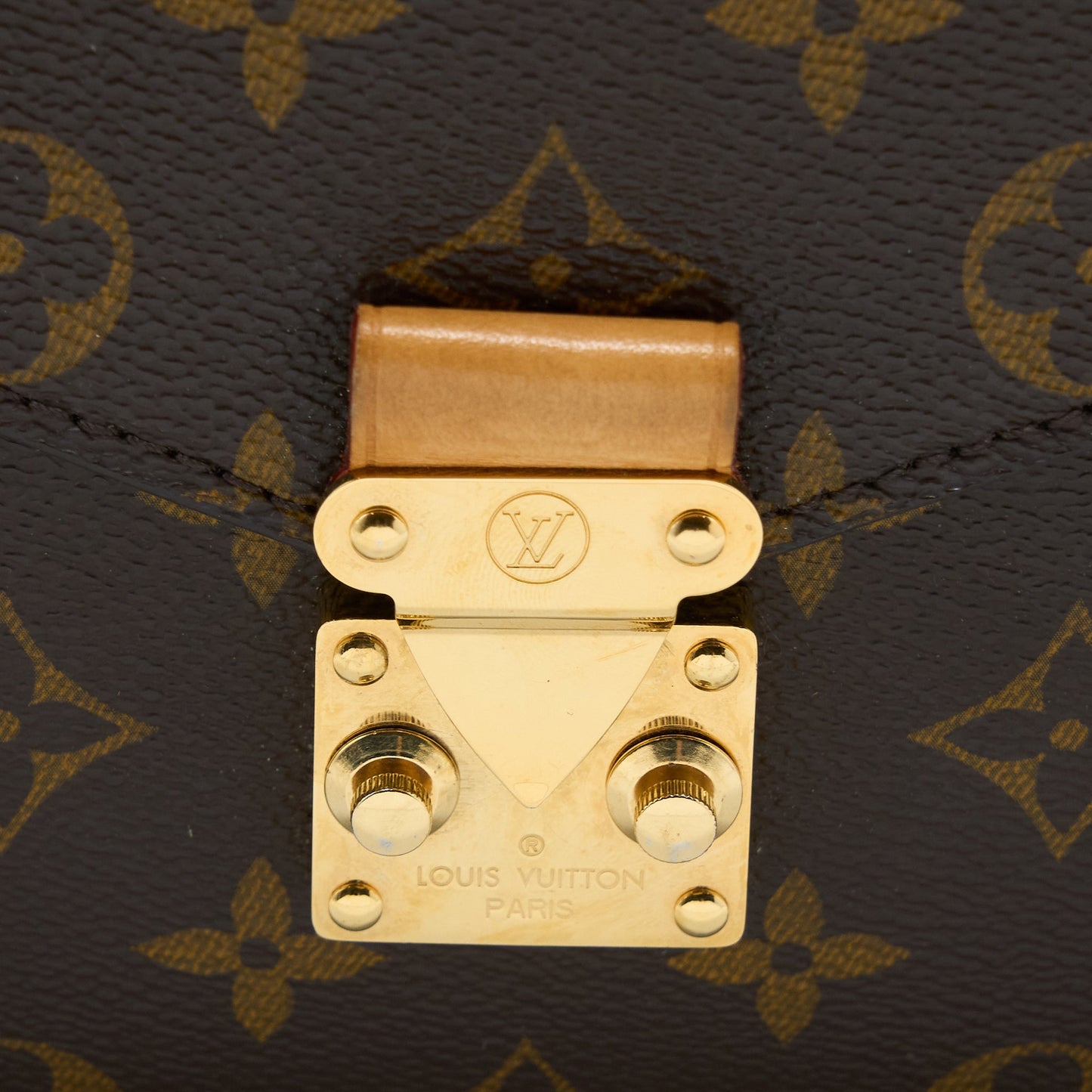 Louis Vuitton Pochette Metis Monogram Canvas GHW