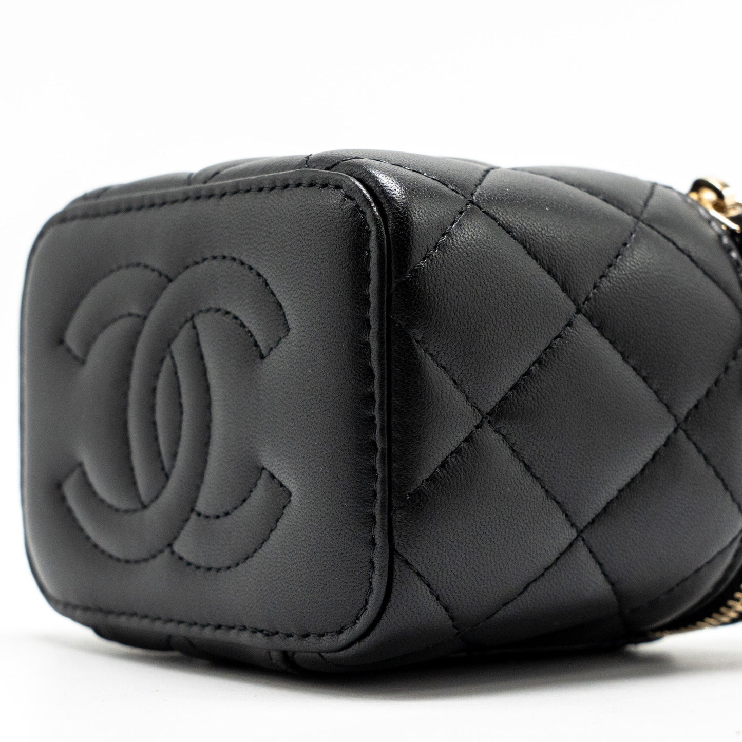 Chanel Top handle mini vanity with chain lambskin black LGHW (microchip)