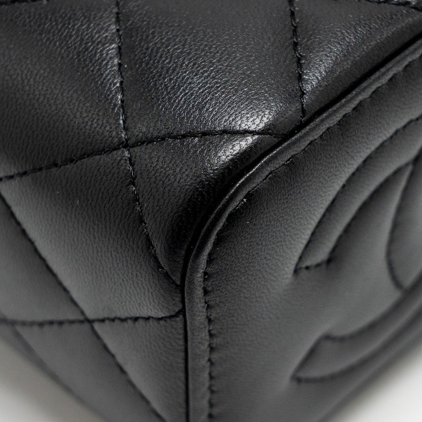 Chanel Top handle mini vanity with chain lambskin black LGHW (microchip)