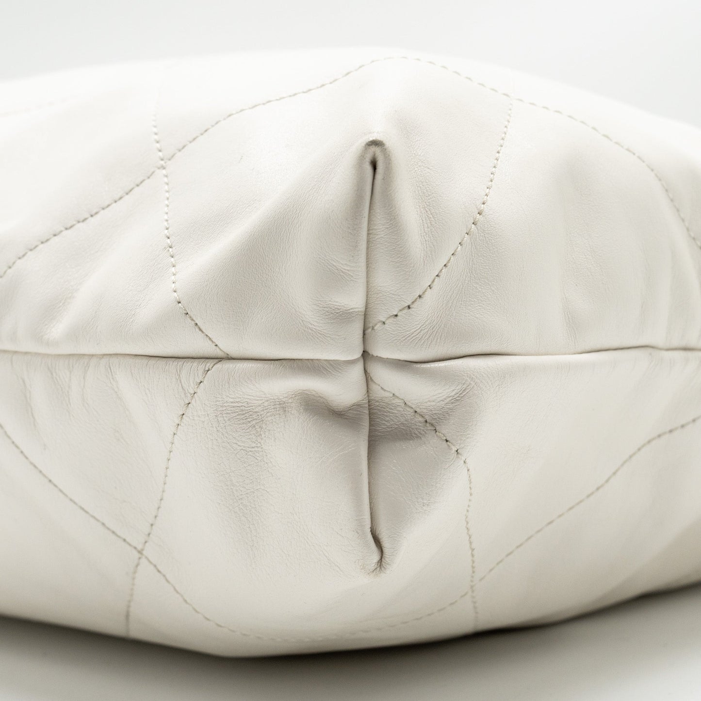 Chanel Medium 22bag calfskin white GHW (microchip)