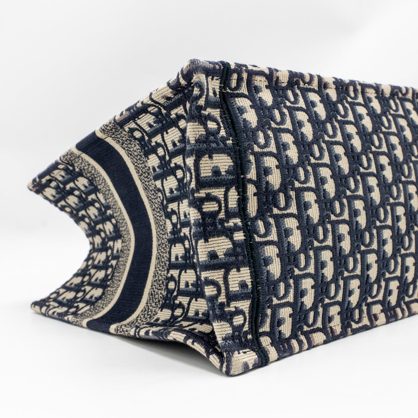 Dior Medium Book Tote Oblique Embroidery Ecru/Blue