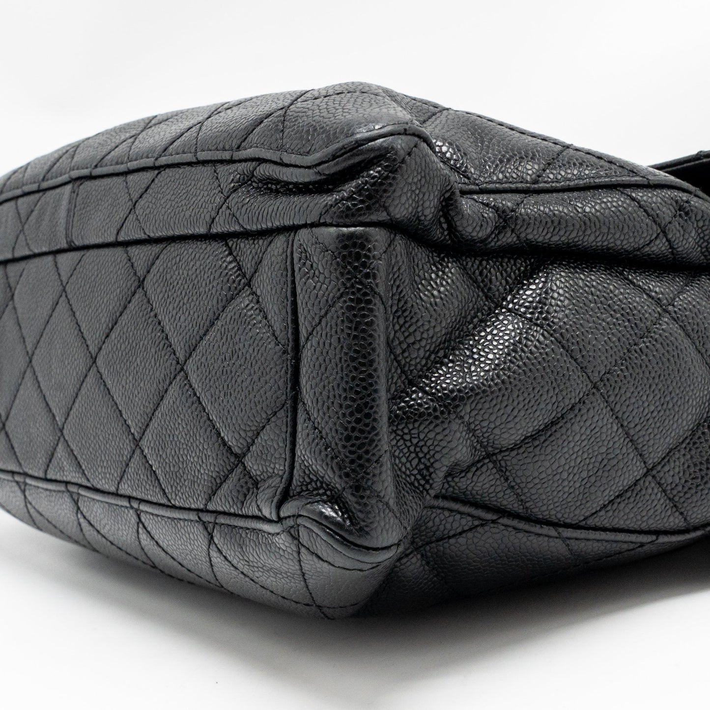 Chanel Quiltede zip shoulder bag caviar black GHW