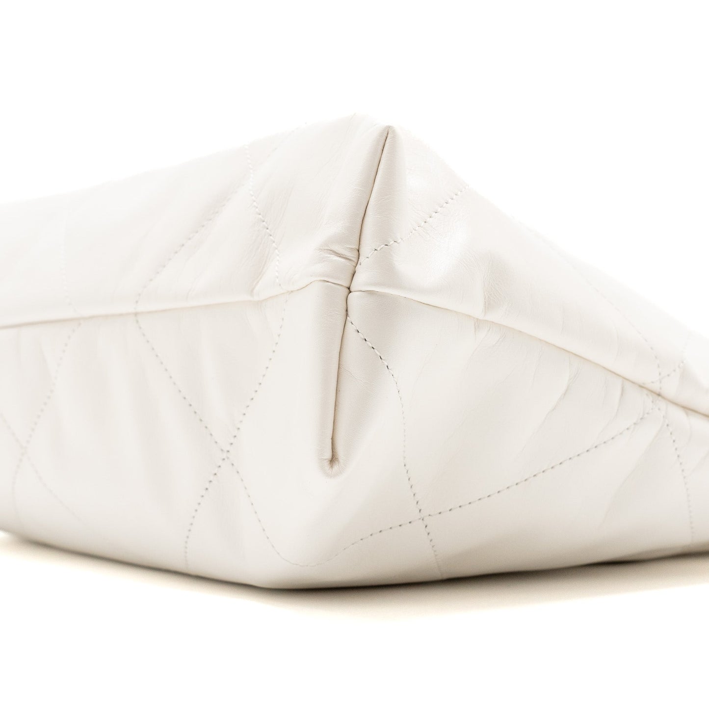Chanel medium 22 bag calfskin white GHW (microchip)