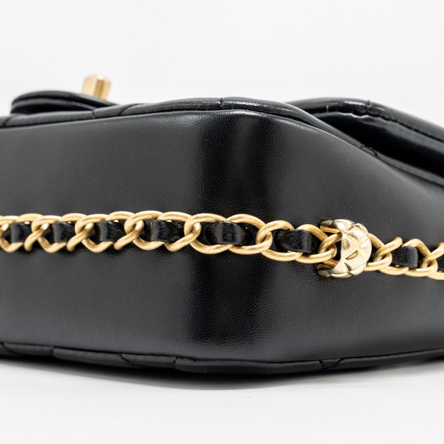 Chanel Quilted flap bag with detailed logo and chain lambskin black GHW (microchip)