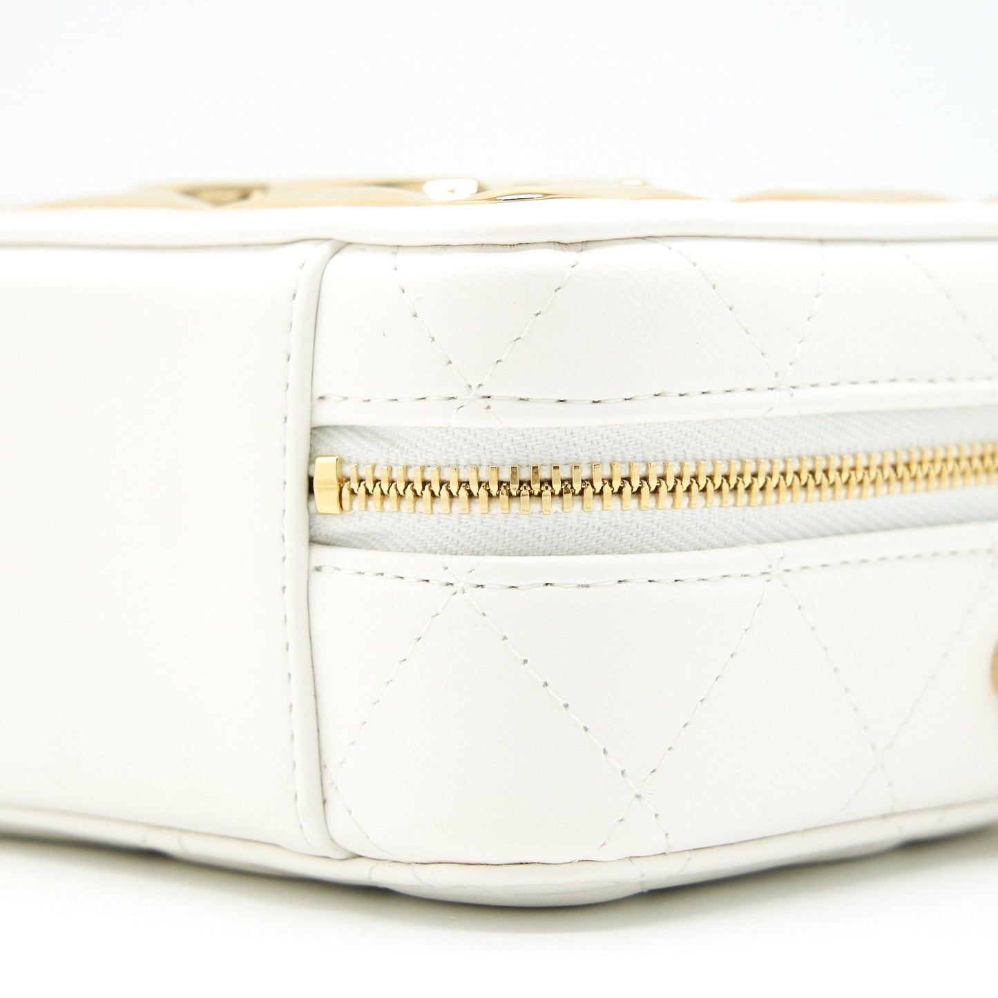 Chanel 21K Small Metal plate Vanity with chain Lambskin White GHW