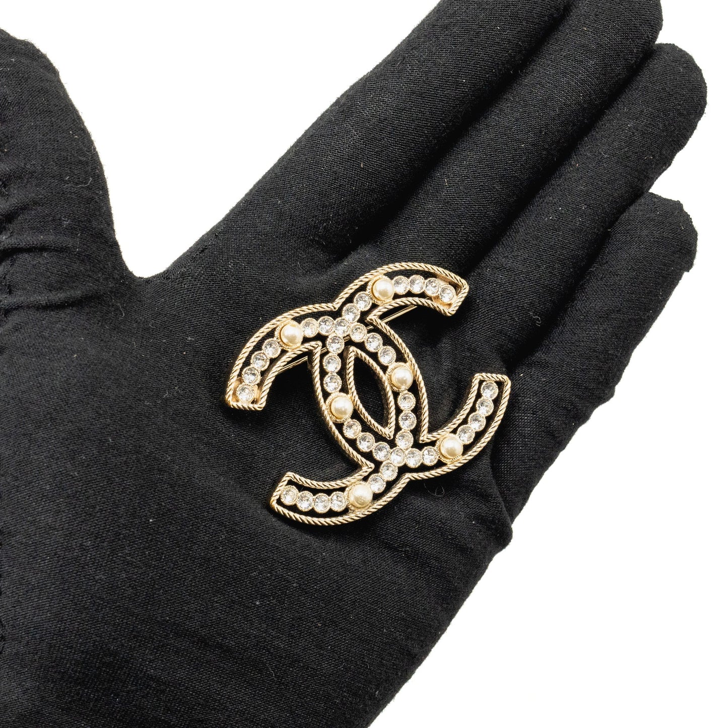 Chanel pearl & crystal CC logo brooch light gold tone