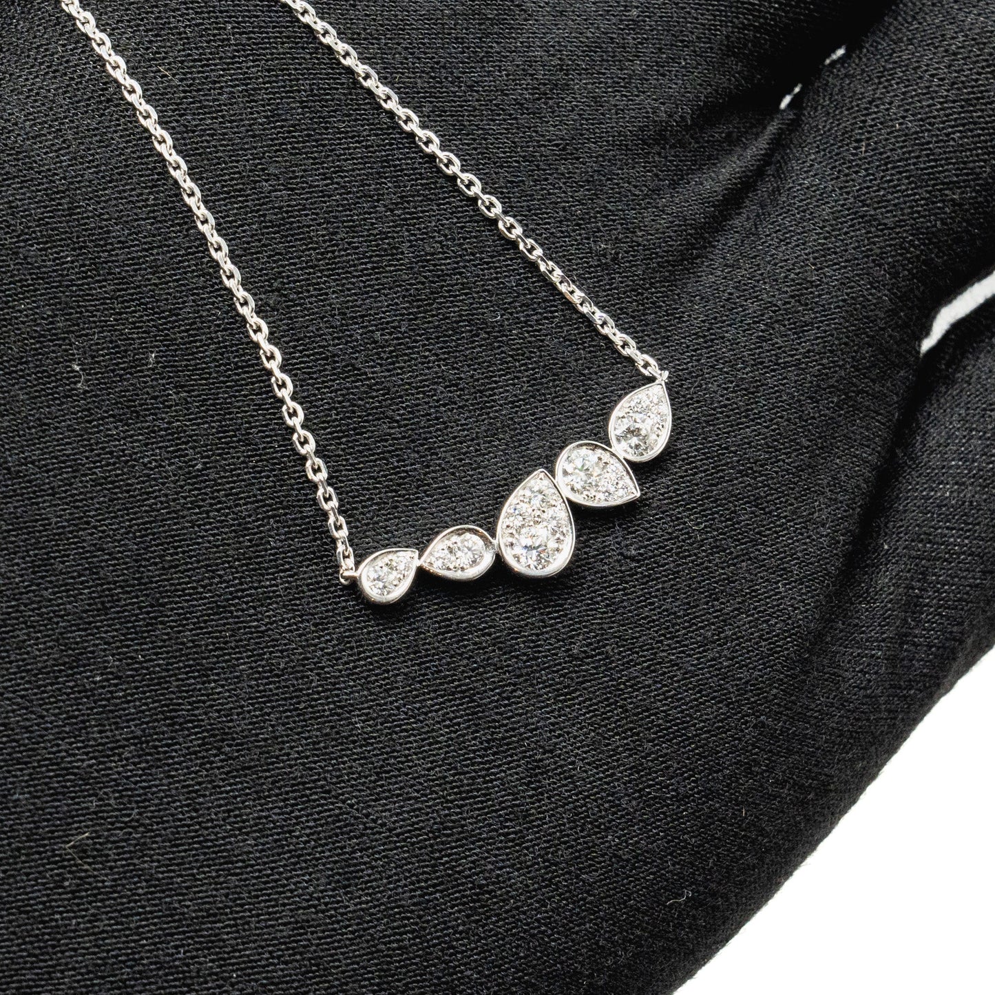 Chaumet Josephine ronde d’aigrettes necklace white gold with diamonds