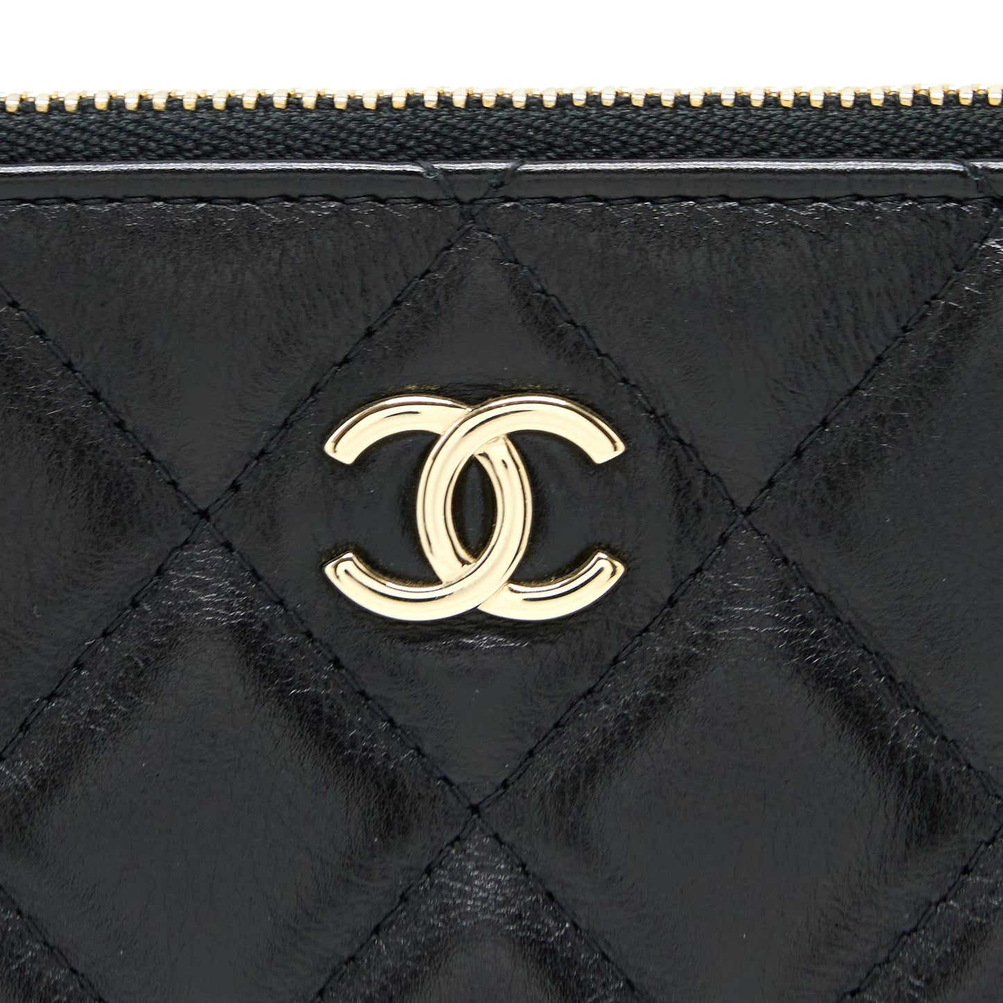 Chanel O-Case Pouch Pearl/Aged Calfskin Black LGHW