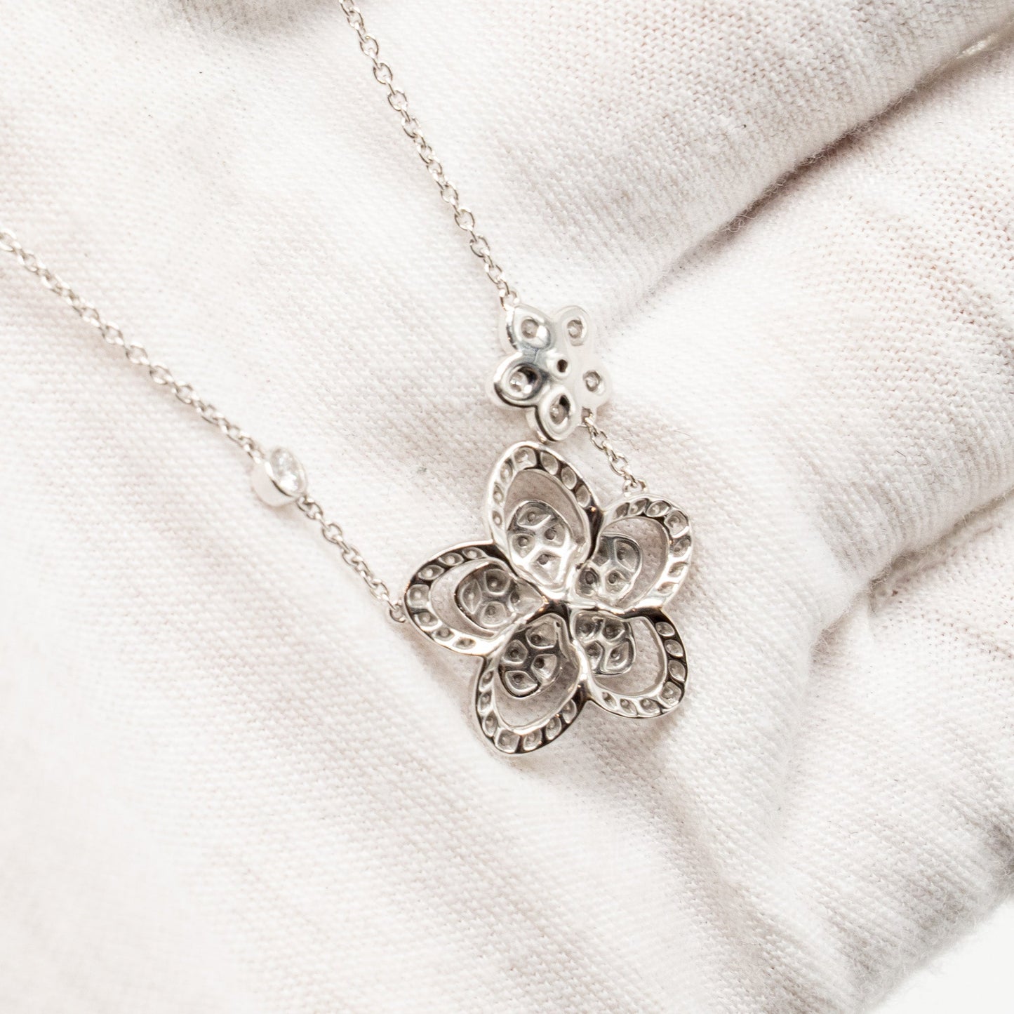 Graff Wild Flower Double Diamond Pendant White Gold, Diamonds