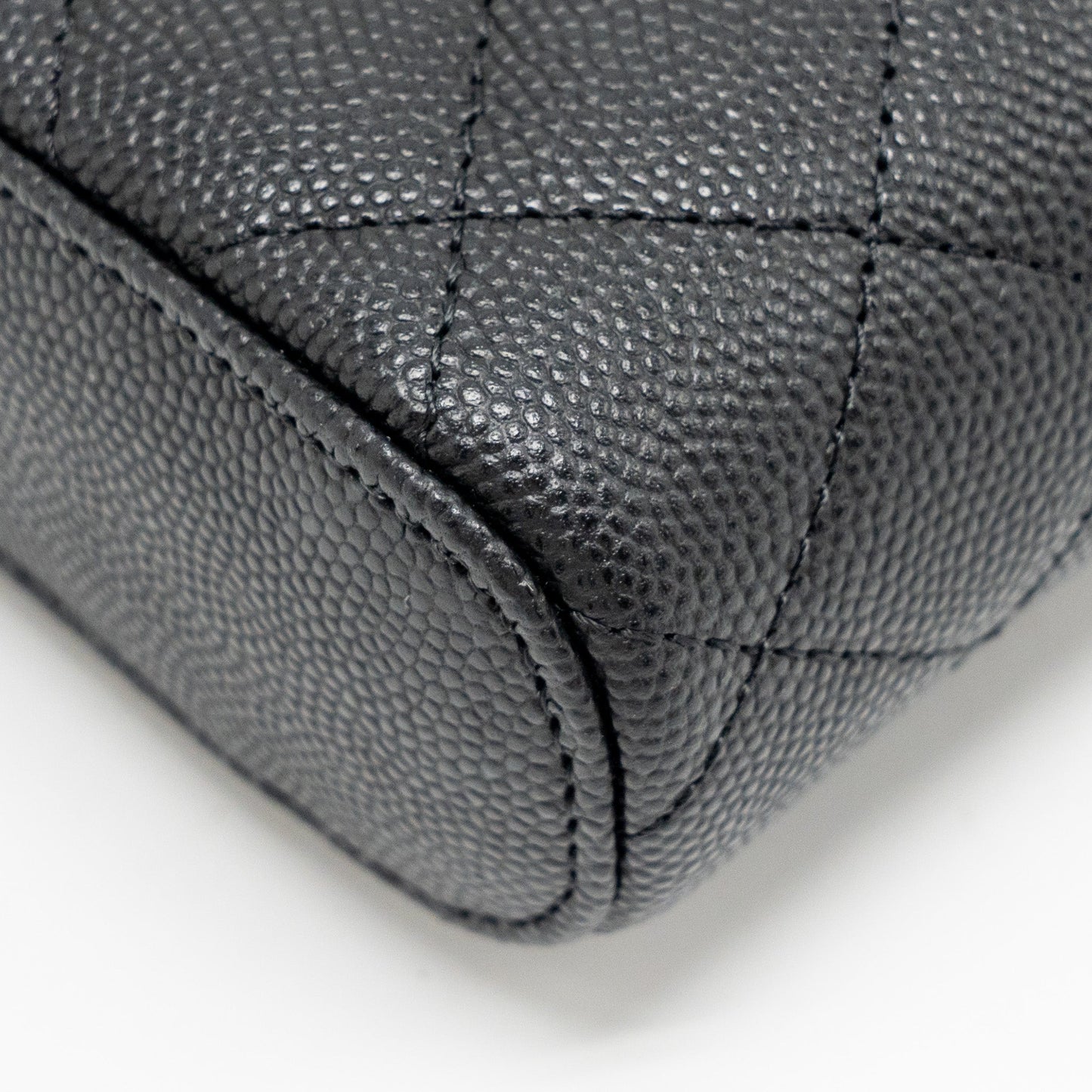 Chanel Mini Vanity Case with Chain Caviar Black LGHW(microchip)