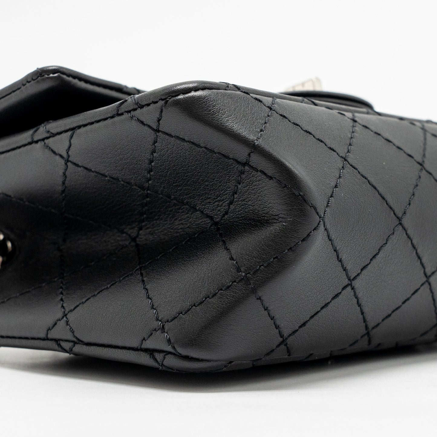 Chanel MINI 2.55 reissue aged calfskin black SHW (Microchip)