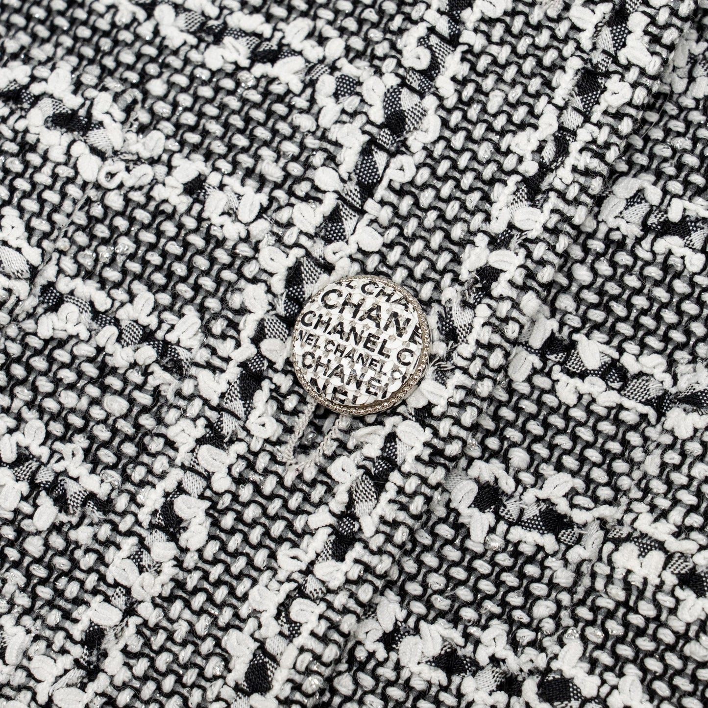 Chanel Size 38 Iridescent Tweed Jacket Cotton/Polyamide/Acrylic Black/White/Grey