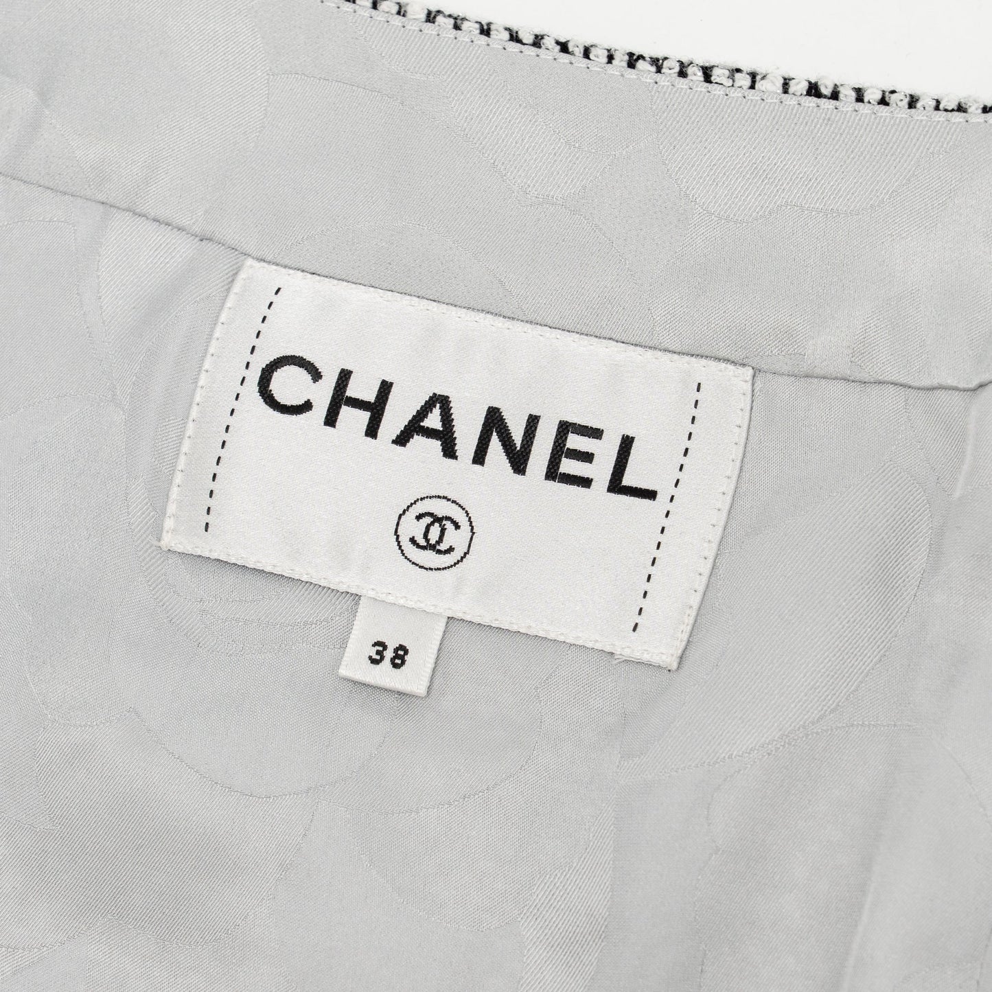Chanel Size 38 Iridescent Tweed Jacket Cotton/Polyamide/Acrylic Black/White/Grey