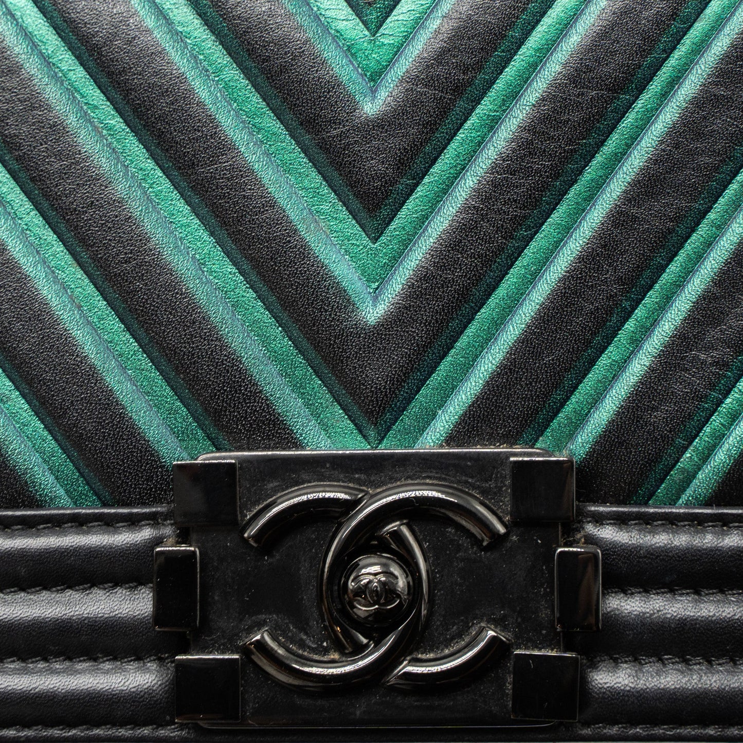 Chanel Small Boy Bag Chevron Calfskin Black/Iridescent Blue Black Hardware