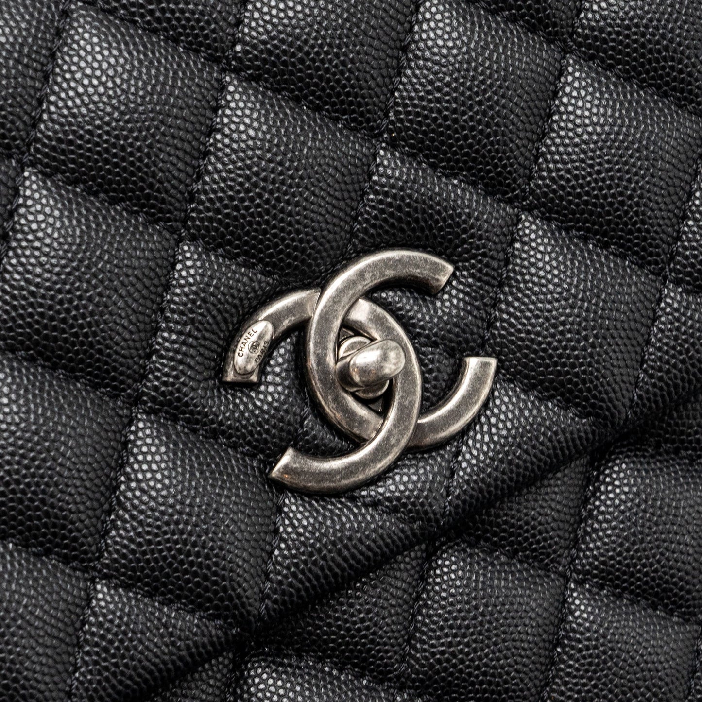 Chanel Medium Coco Handle Caviar / Lizard Handle Black Ruthenium Hardware