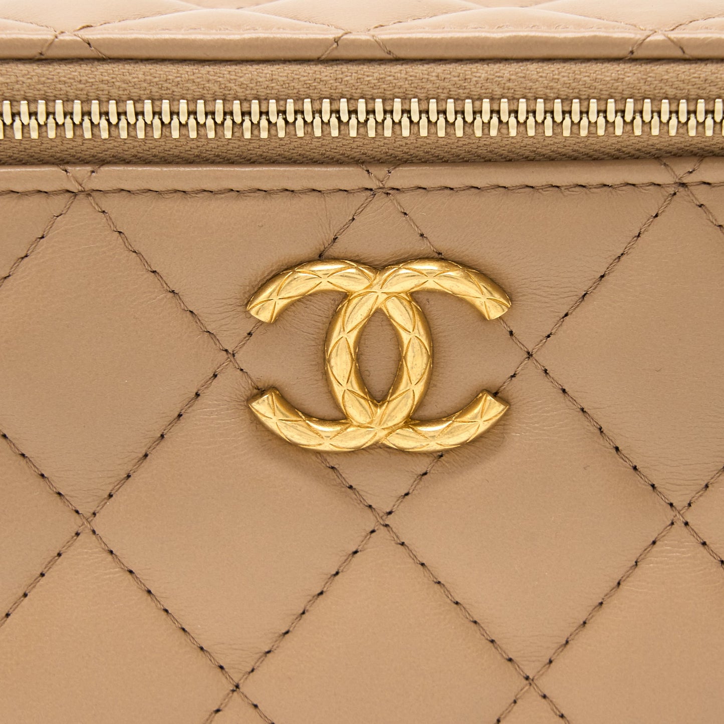 Chanel 22K Gold Pillar Adjustable Chain Long Vanity Lambskin Beige Brushed GHW (Microchip)