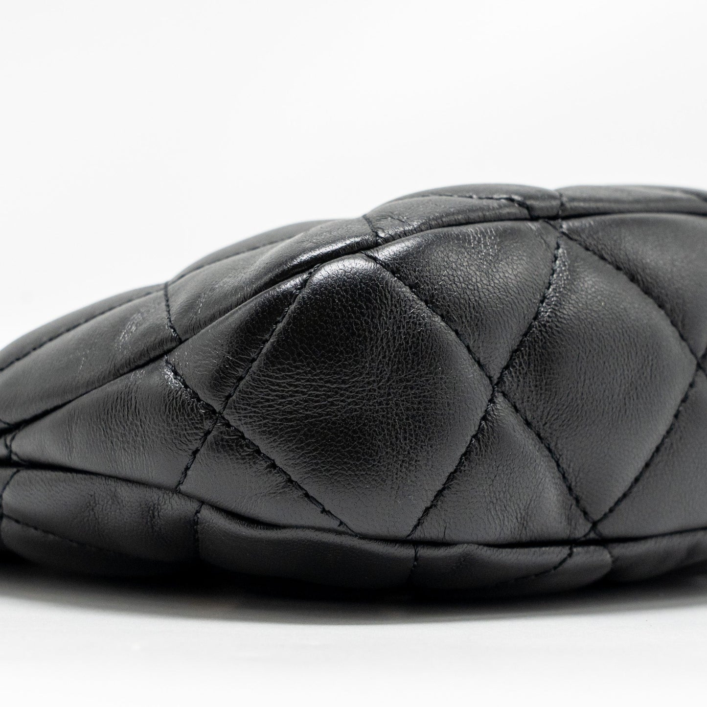 Chanel 22k Hobo Shoulder Bag Lambskin Black GHW
