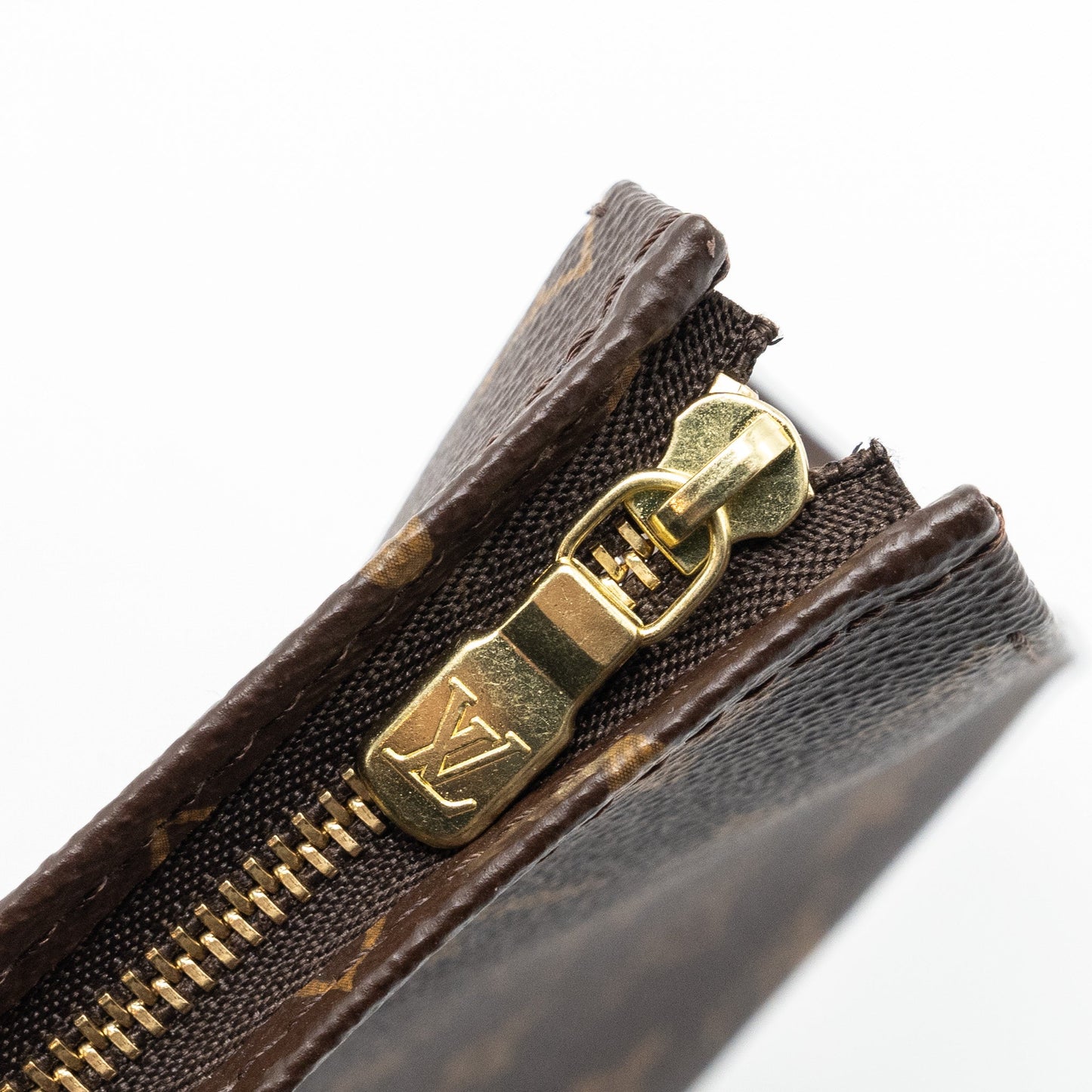 LOUIS VUITTON TOILETRY POCHETTE 26 MONOGRAM CANVAS GHW