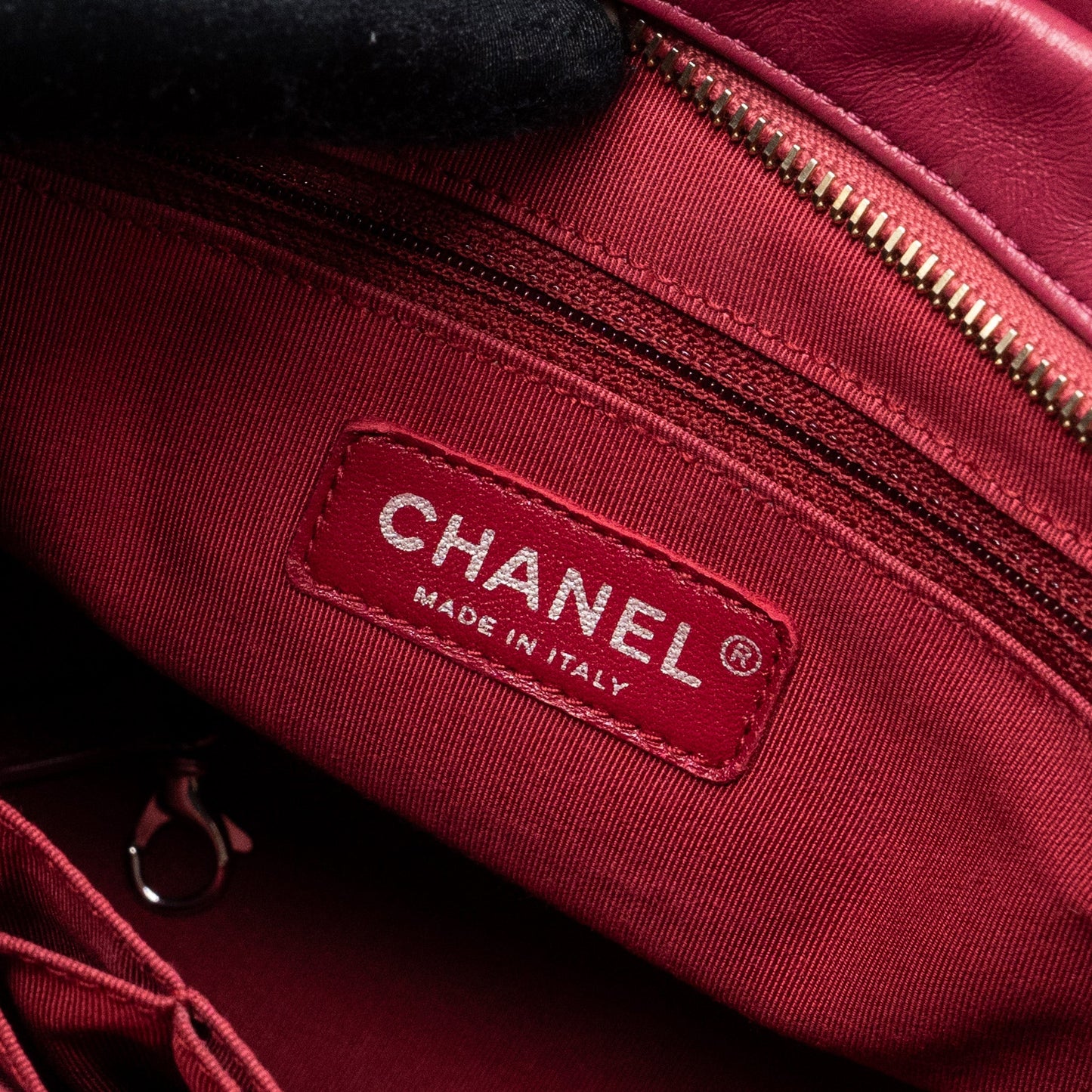Chanel chevron Gabrielle hobo bag calfskin raspberry multicolour hardware