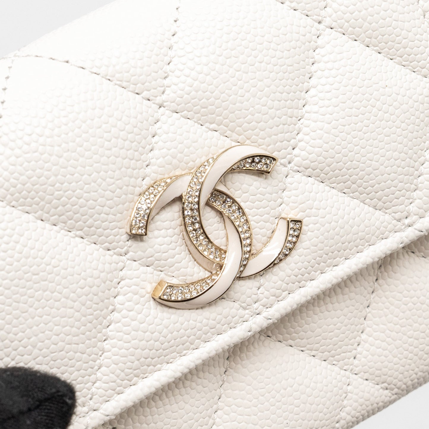 Chanel Detailed CC Logo Classic Card Holder Caviar White SHW (Microchip)