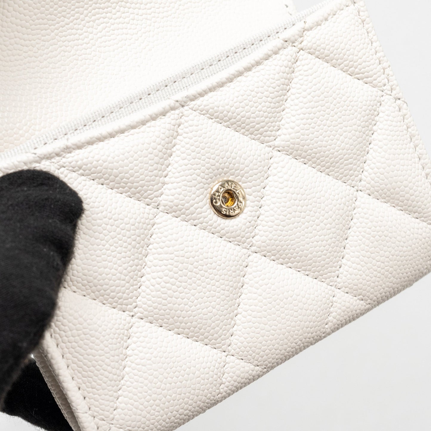 Chanel Detailed CC Logo Classic Card Holder Caviar White SHW (Microchip)