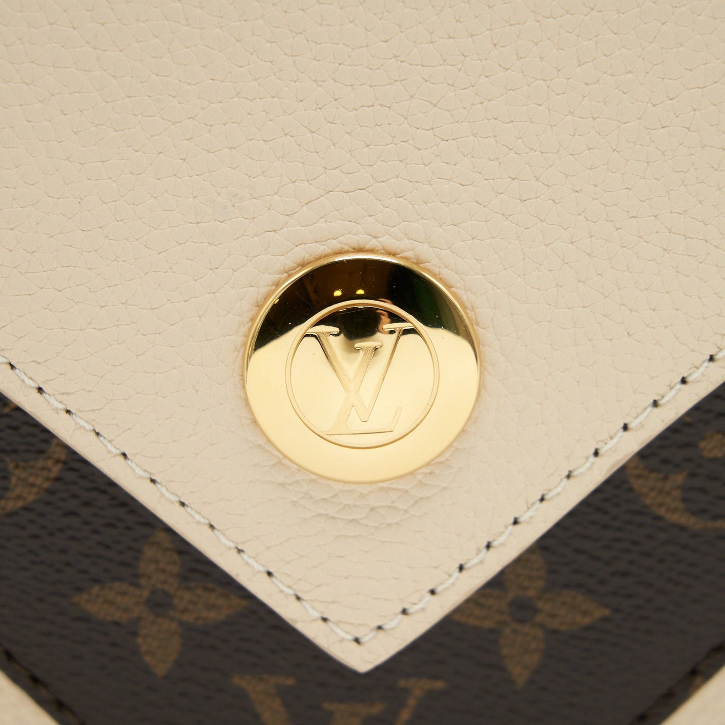 Louis Vuitton Double V Bag creme