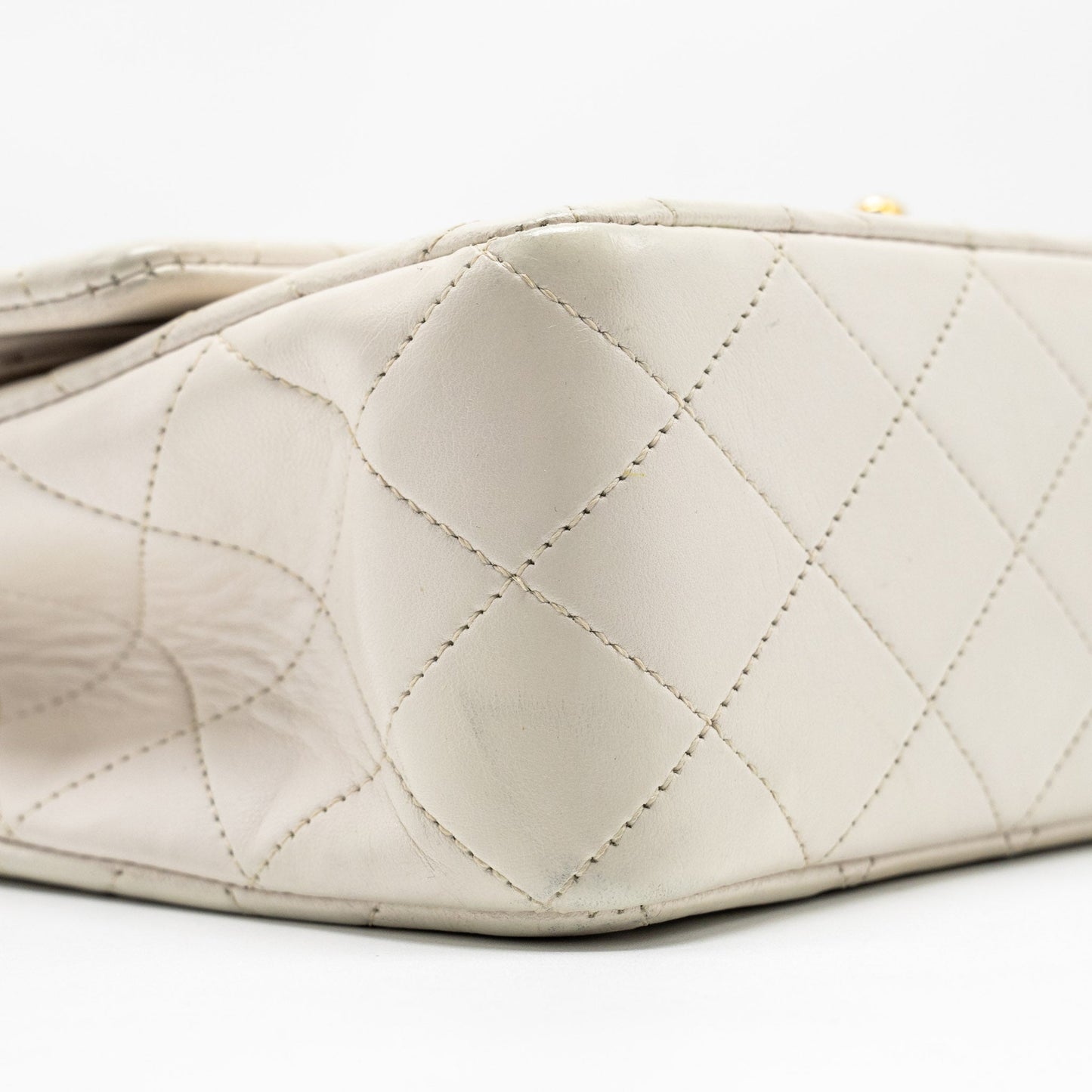 Chanel vintage Medium Classic Double Flap Bag Lambskin White GHW