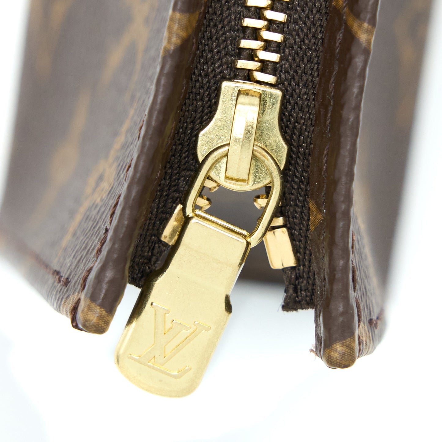 Louis Vuitton Toiletry Pochette 15 Monogram Canvas GHW