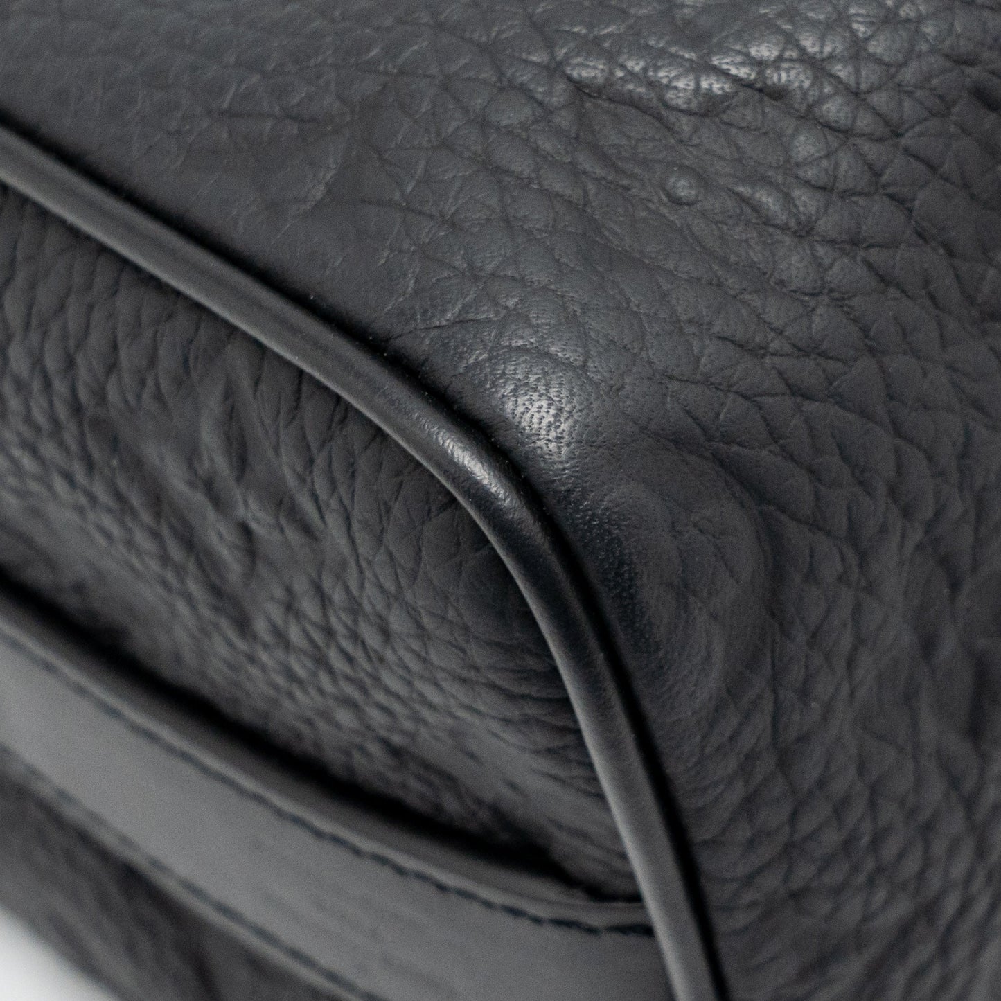 Louis Vuitton Keepall bandouliere 25 monogram Taurillon leather black with black hardware