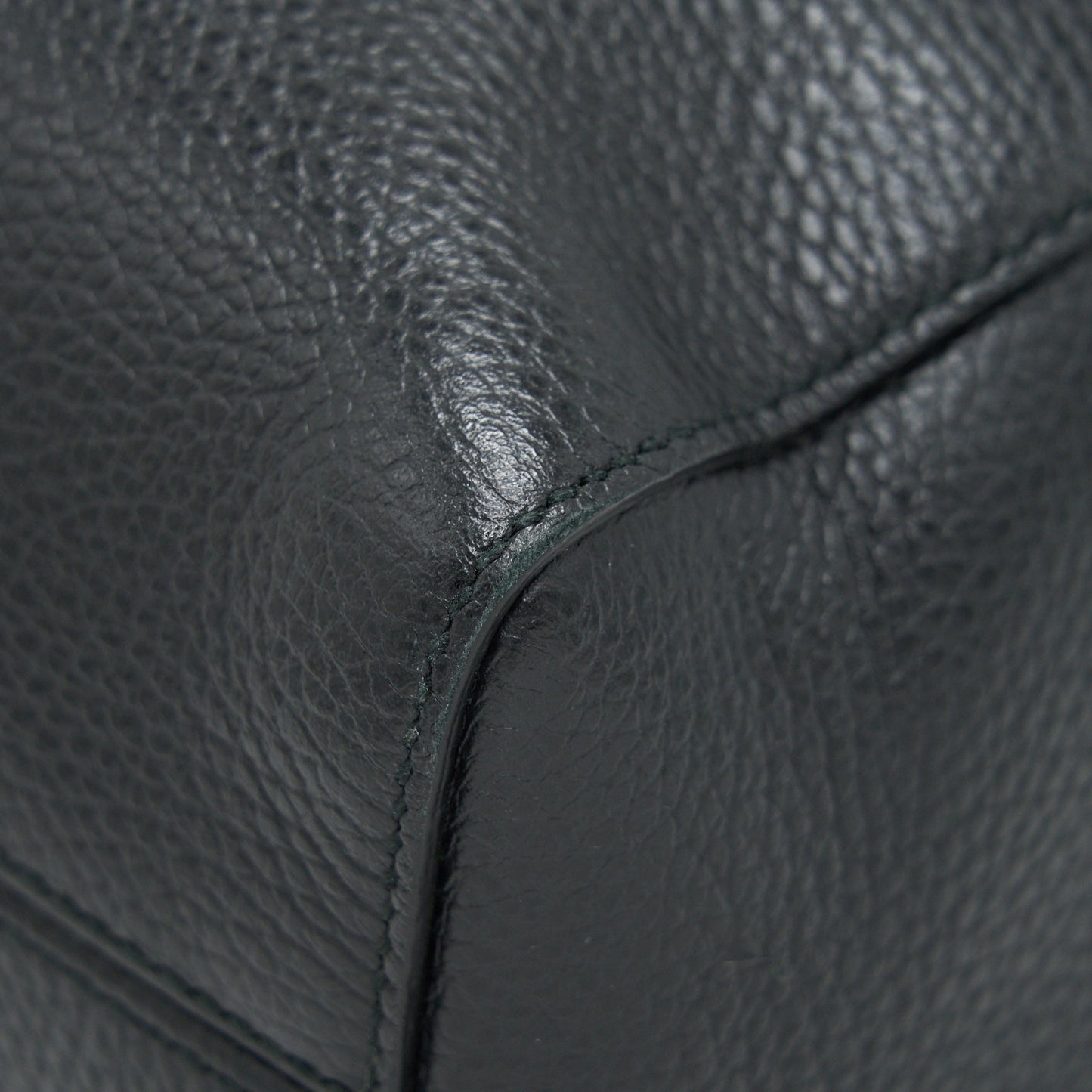 Gucci Grained calfskin Tote Bag Black with long strap