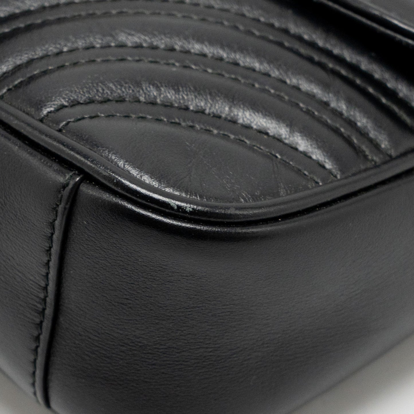GUCCI Small GG Marmont Shoulder Bag Calfskin Black GHW