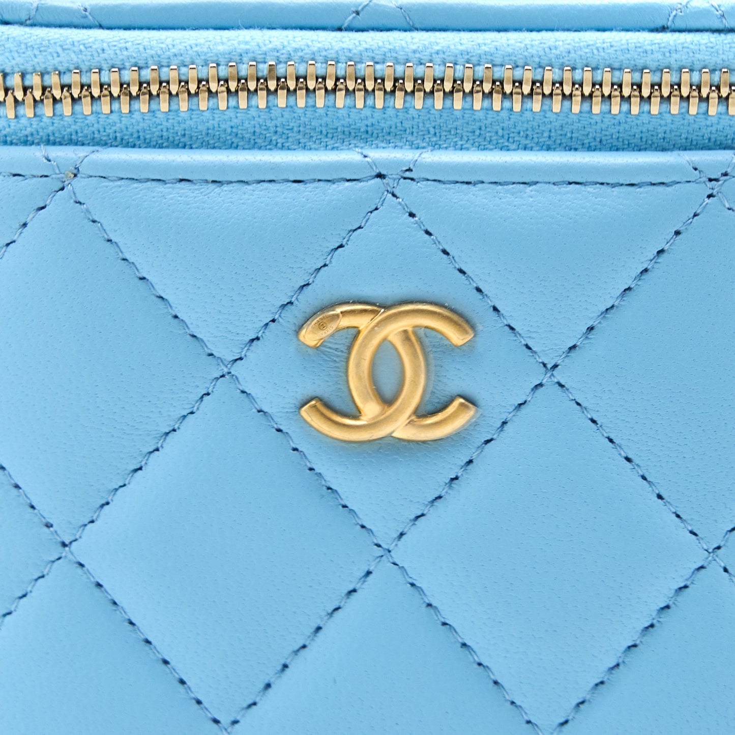 Chanel 22s Pearl Crush Mini Vanity Case Lambskin Light Blue Brushed GHW