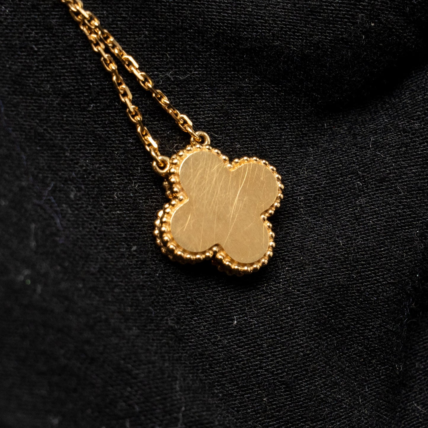 Van Cleef & Arpels 2018  Holiday Pendant Gold Mother-of-Pearl Yellow Gold with Diamond