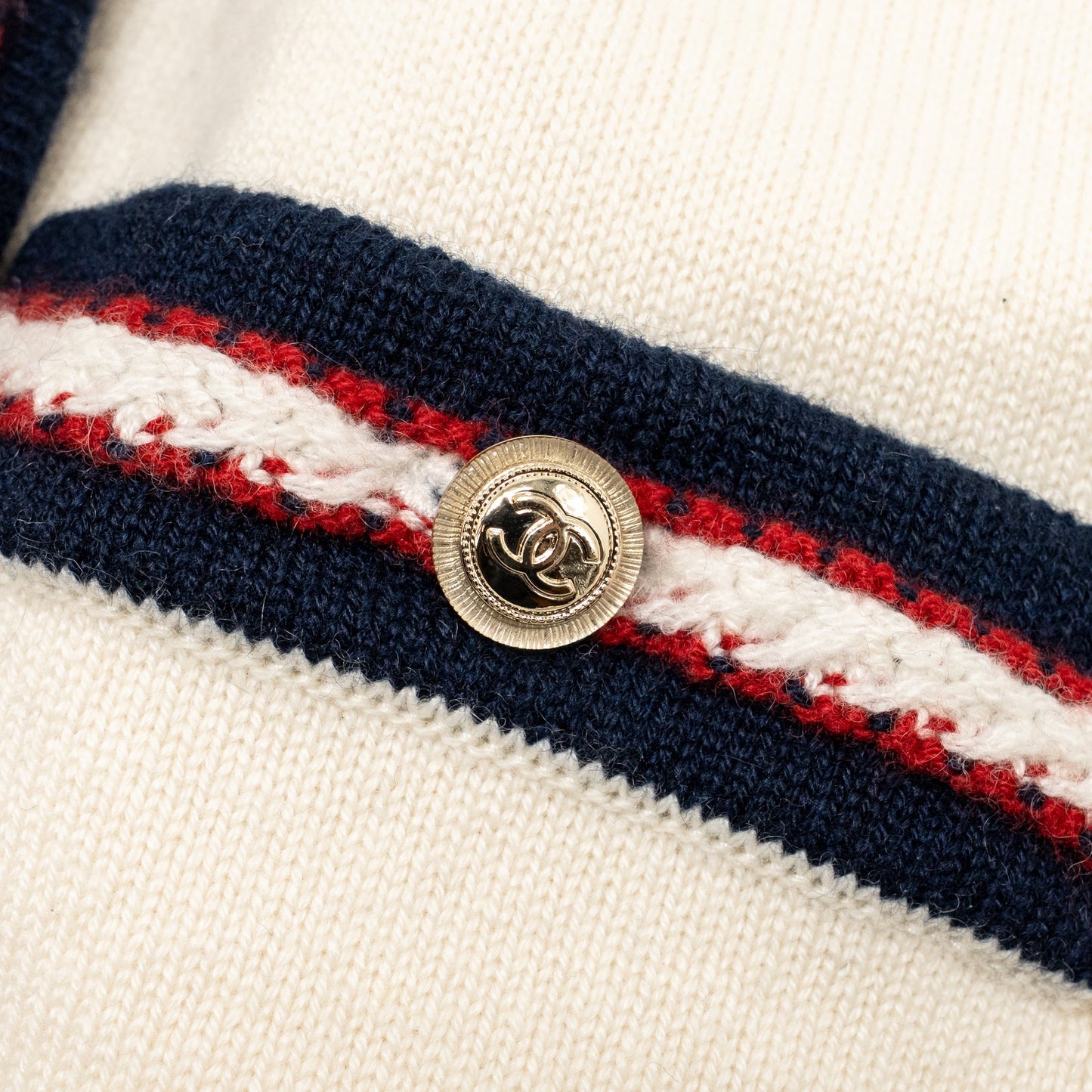 Chanel size 36 21C cardigan cashmere ecru/ red/ navy