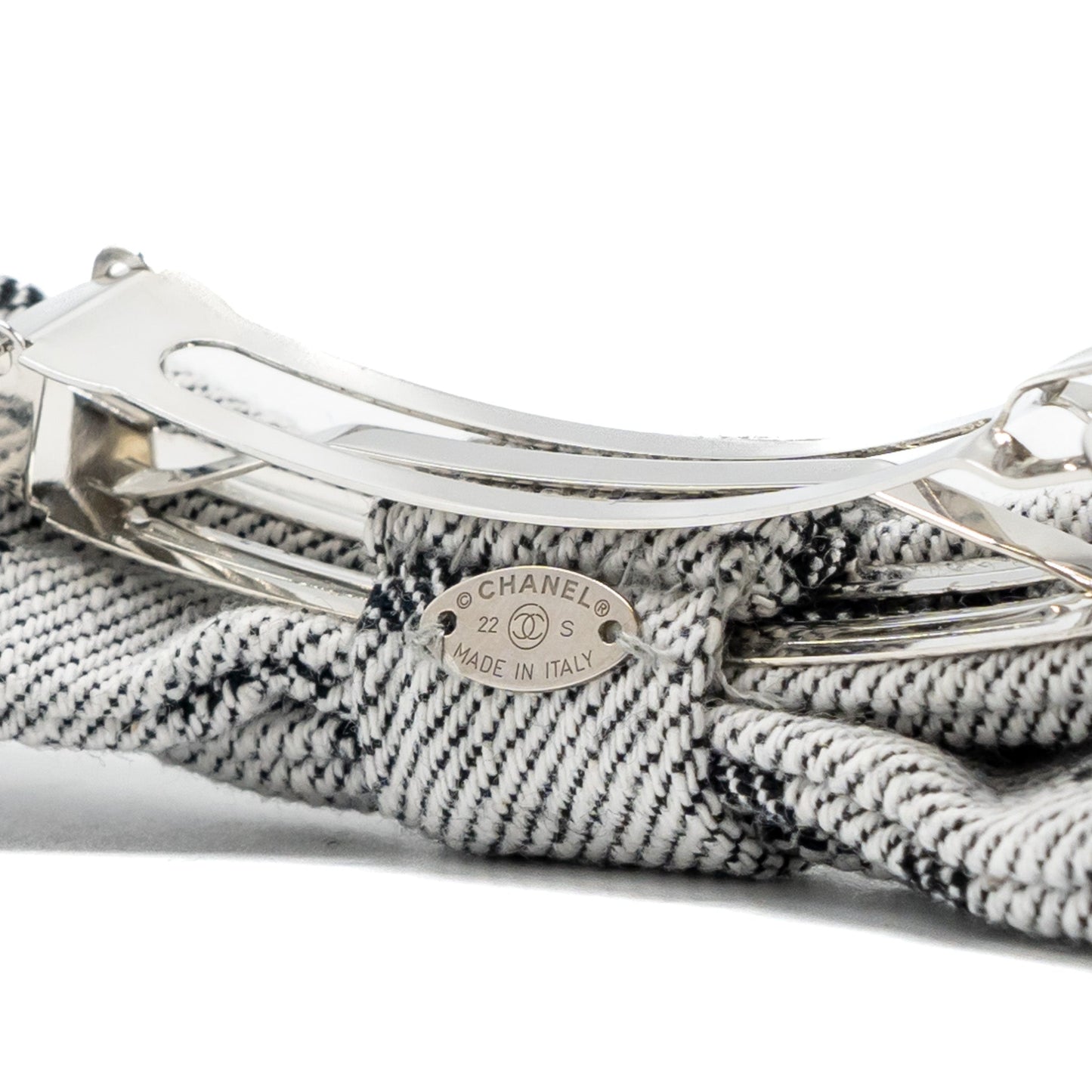 Chanel bow tie hair clip grey / black